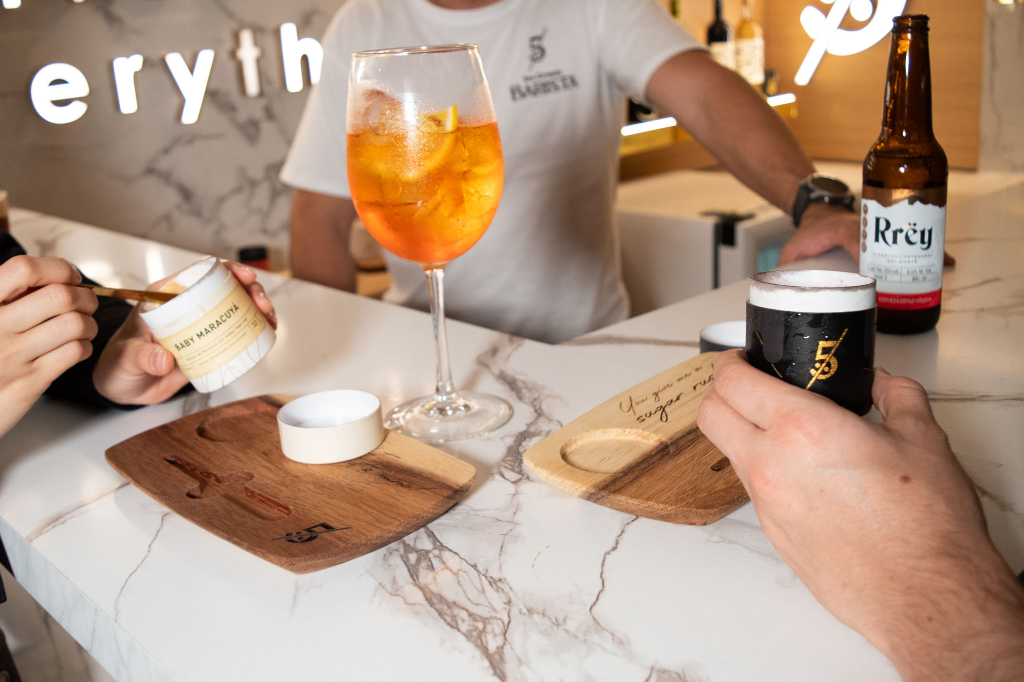 Mesa con helados 5%